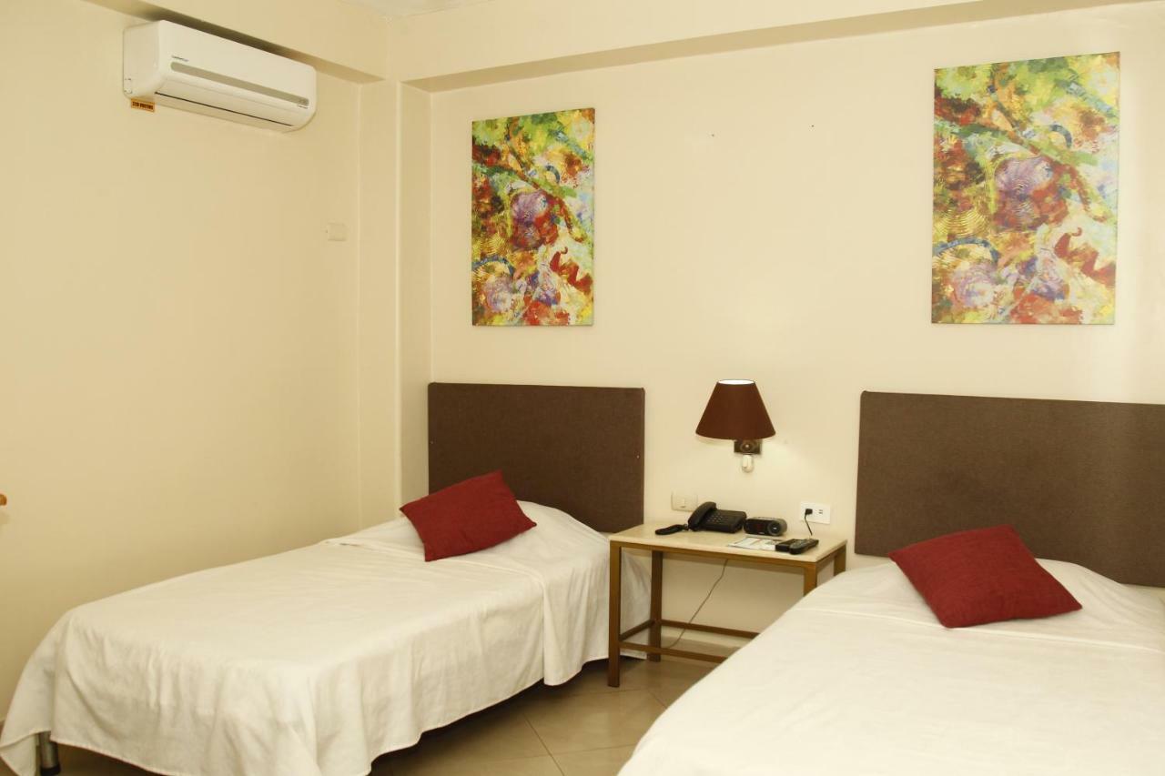 Hotel Varadero Internacional جواياكيل المظهر الخارجي الصورة
