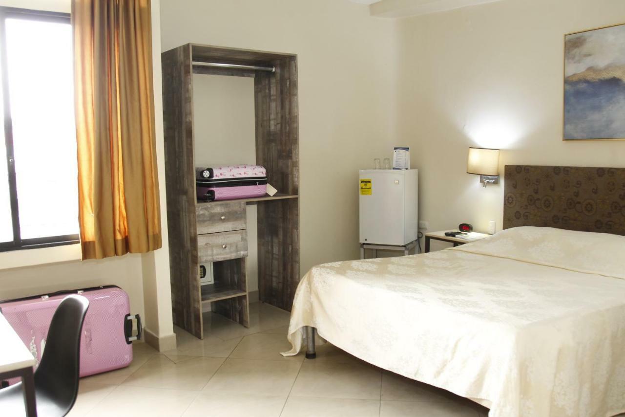 Hotel Varadero Internacional جواياكيل المظهر الخارجي الصورة